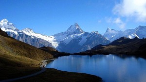 800px-Bachalpsee_summer (1)