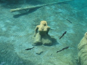 800px-Blausee_Skulptur