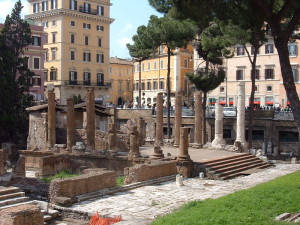 800px-Rome_Largo_di_Torre_Argentina_Temple_A