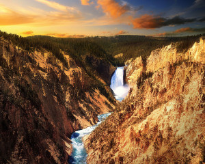 Yellowstone_Waterfall