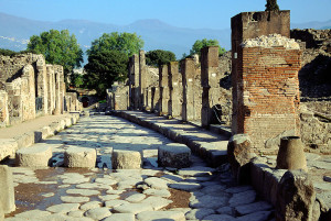 800px-Pompeii_-_Via_Stabiana_(4786640148)